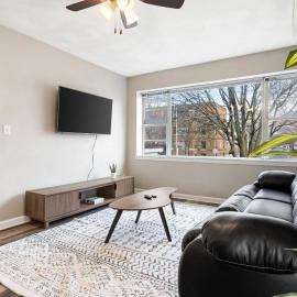 Chic and Comfortable 1BR Apartment near Bradley U