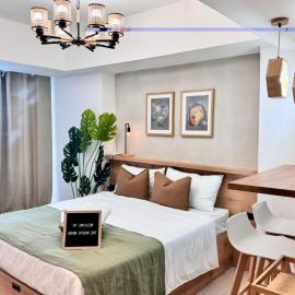 Rustic Wood with City and Mt Arayat View โรงแรมในซานเฟอร์นานโด