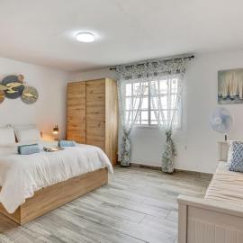 Casa Vistamar comfy 4bd few steps to the ocean, hotel i Las Playitas