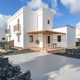Ca Villa Esmeralda, Volcan y Lava