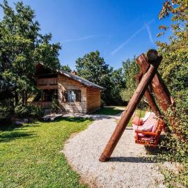 MY DALMATIA - Chalet Sveti Rok in the middle of untouched nature, hotel in Sveti Rok