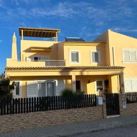 Vivenda Pinheiro Algarve, Hotel in Bias do Norte