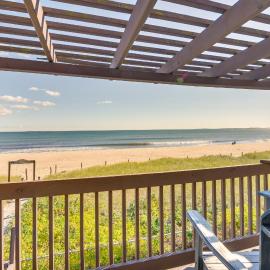 'Beachfront 12' Condo on Old Orchard Beach, hotell i Old Orchard Beach