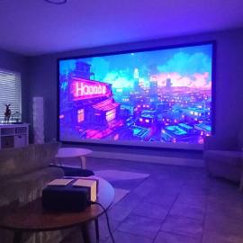 Relaxing 3-Bedroom With 150 Inch Projector & Pool Table, hotel i Jacksonville