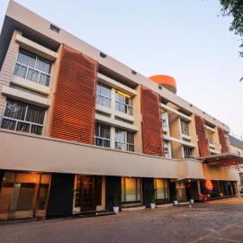 IRA by Orchid, Nashik, hótel í Nashik