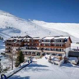 Heidi-Hotel Falkertsee - Kinderhotel, hotel i Patergassen