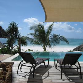 Sunshine Azure Zanzibar Beach Hotel, מלון במאטמווה
