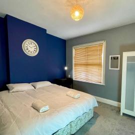 Stylish 3-Bedroom Home!, hotel u gradu Bedvort