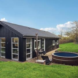 Cozy Home In Struer With Wifi, hotel di Struer