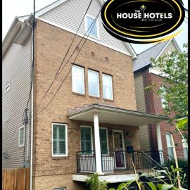 Large 3 Bedroom, Tremont House, minutes from everything!!, hotel in The Angle
