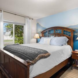 Charming and Cozy Private Home Walking Distance to Downtown, hotel in Kalispell