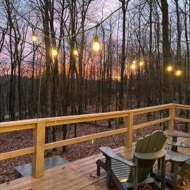 Cozy Log Cabin Near Ski Area and Lake including Hot Tub – hotel w mieście Swanton