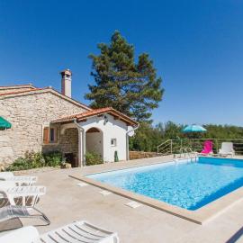 Holiday Home Svmartin Croatia, hotel a Martinski