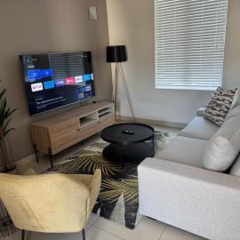 Beautifully furnished loft apartment in central Durbanville
