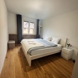 VK - H - Zürich Airport - Luxury - Homestay - Haldenstrasse - Kloten, hotell i Kloten