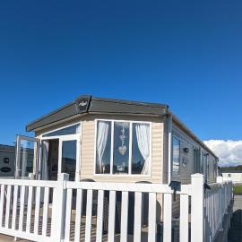Jenny and Jamie's holiday home on the edge, Hotel in Morecambe