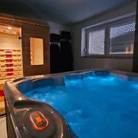 Holiday Home Monte Fabula with Jacuzzi, Sauna and Backyard