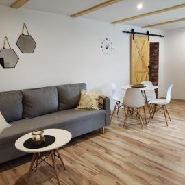 Apartamenty u Gumisia "Gumisiówka" mała agroturystyka Kłodzko Jaszkowa Górna, готель у місті Jaszkowa Górna