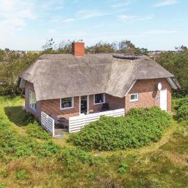 Holiday Home Fyrmarken Hvide Sande Iv, hotel in Hvide Sande