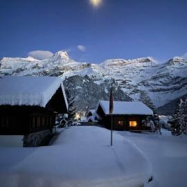 Appartement cosy dans chalet typique Région Diablerets Glacier 3000, hotel di Les Diablerets