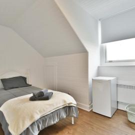 Saint-Pascal에 위치한 호텔 Chambre 303 de l'hôtel Victoria confortable et moderne