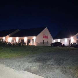Appartement studio meublé, hotelli kohteessa Bourbon-Lancy