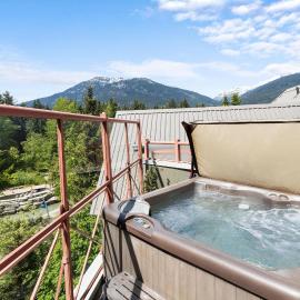 Alpenglow Lodge Two Bedroom Apartment with Private Hot Tub by MVA