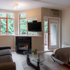 Alpenglow Lodge Studio with Pool Views by MVA