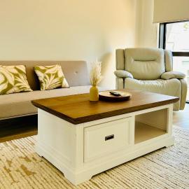 Lake Quarter Apartment