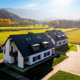 Wonder Home - Domek Sielsko Czarodziejsko blisko Karpacza, z kominkiem, z widokiem na góry i tarasem, готель у місті Ściegny