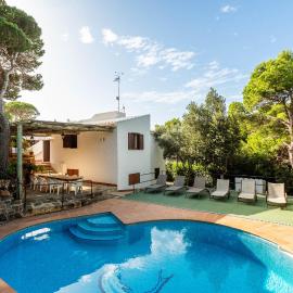 Villa Can Biel by Escape Home, hotel in Cala Morell