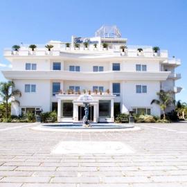 Hotel The Queen, hotel u gradu 'Pastorano'