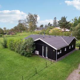 Pet Friendly Home In Knebel With Sauna