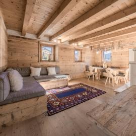 NeveSole Chalet - Charming Flat Near Dolomiti Ski Slopes, hotel in San Vito di Cadore