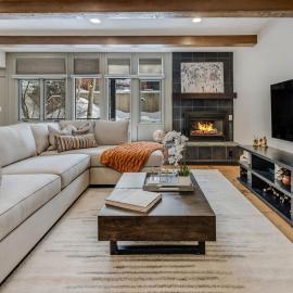 New Listing! 3 BR 3 BA Updated Condo - Pool & Hot-tub