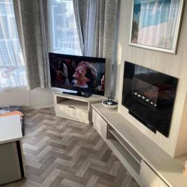 Olivia Caravan Sleeps 6 with Wi-Fi, hotel di Rhyl