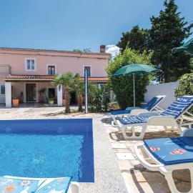Holiday Home Kuzinici I, хотел в Divšići