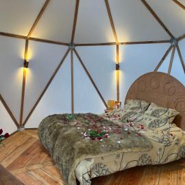 The Island of Xanadu, hotel a Beaworthy