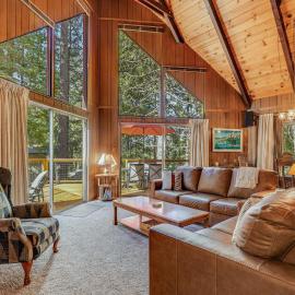 Arnold Chalet Near Town & Calaveras Big Trees!, viešbutis mieste Arnoldas