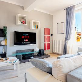 Luxury Apartment next to the Francescana, ξενοδοχείο στη Μόντενα