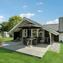 Three-Bedroom Holiday Home In Sydals