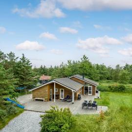 Cozy Home In Ålbæk With Kitchen