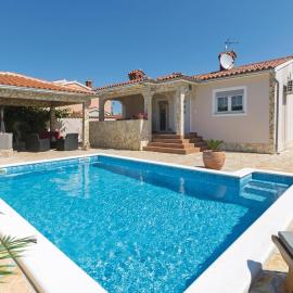 Three-Bedroom Holiday Home Betiga With A Fireplace 02, Hotel in Barbariga