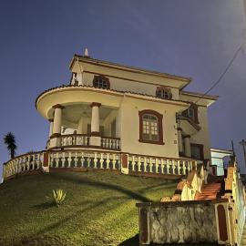 Casa da Estação - Espaço no Segundo Piso, hotel u gradu Oro Preto