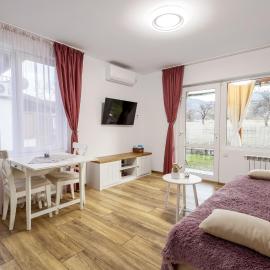 Villa Nikol Apt #1, hotel v destinácii Raduil