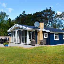 Two-Bedroom Holiday Home In Ringkobing, Hotel in Ringkøbing