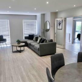 3 BR Bungalow close to Peak District with Garden
