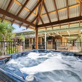 Dandjoo - hot tub, fire pit, outdoor entertainment, Hotel in Dunsborough