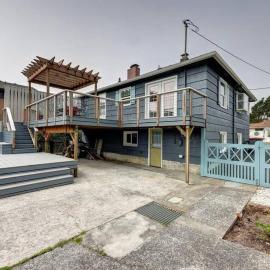 3 Bedroom Beach Oasis - HOT TUB - Pet Friendly、シーサイドのホテル
