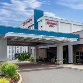 Hampton Inn Woodbridge, מלון בוודברידג'
